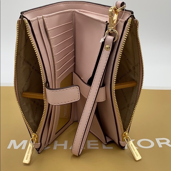 MICHAEL KORS DOUBLE ZIP WRISTLET POWDER BLUSH - Picture 1 of 16